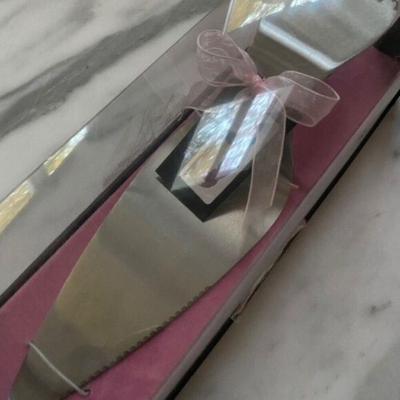 Wild Eye Design Stainless Steel High Heel Cake Server New - Picture 1 of 9